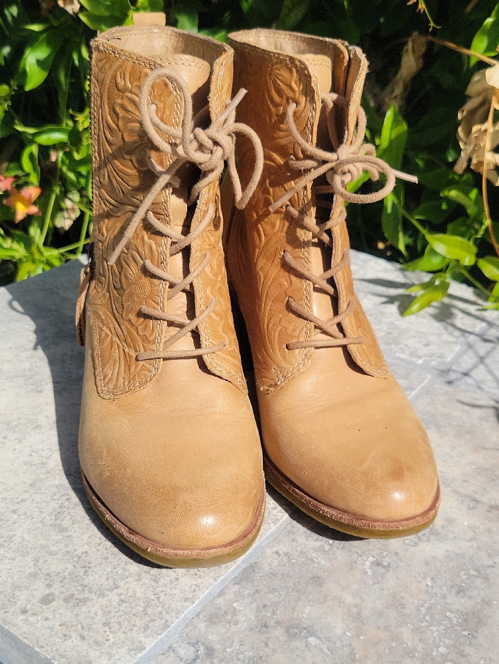 Sofft Sondra Tan Embroidered Lace-Up Leather Ankle Boots 7.5 - Picture 10 of 15